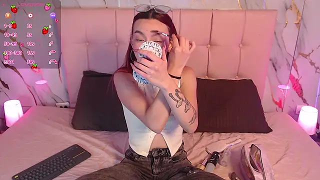 Snapshot of Red_kytty6 chatting on 03-24-26, 04:06 Red kytty6 online show from 03-24-26, 04:06