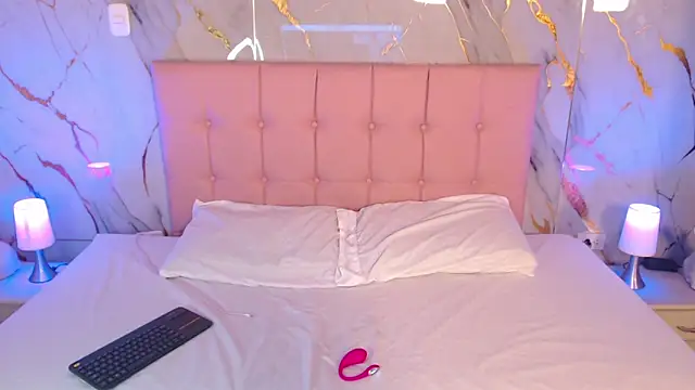 Snapshot of Red_kytty6 chatting on 04-11-26, 05:45 Red kytty6 online show from 04-11-26, 05:45