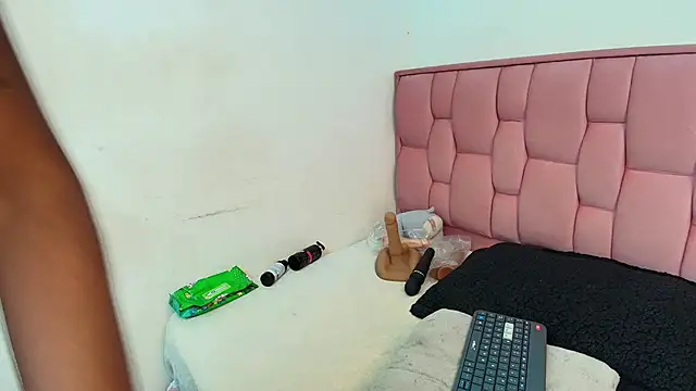 victoria aphril online show from 02-19-26, 03:02