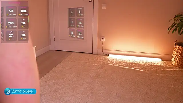 Miablueye online show from 11-09-25, 01:53