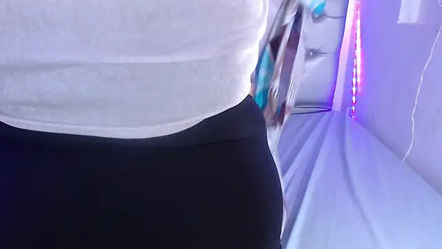 ebony NeighborMoans online show from 09-30-25, 03:11