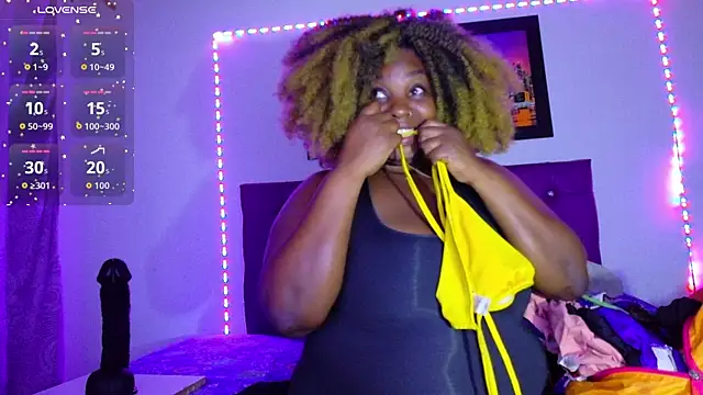 ebony NeighborMoans online show from 02-17-26, 03:03
