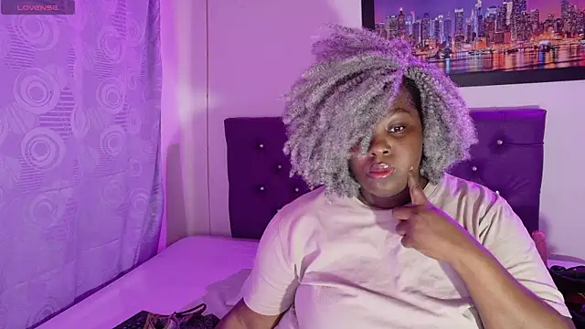 ebony NeighborMoans online show from 05-19-26, 06:25