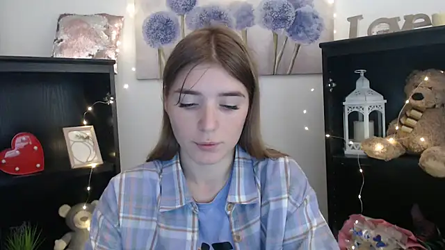 JuiceLips   online show from 09-19-25, 09:43