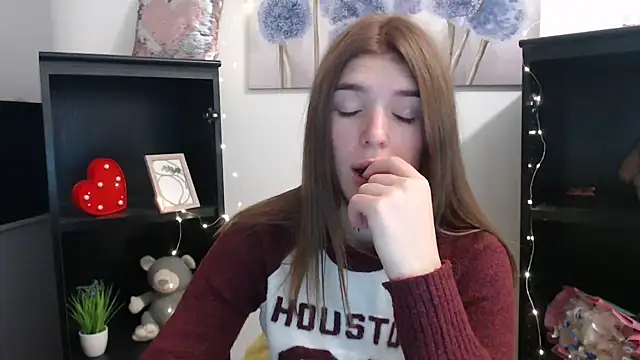 JuiceLips   online show from 10-22-25, 01:00