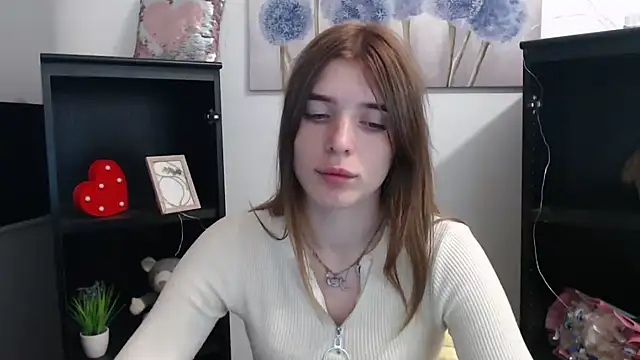 JuiceLips   online show from 10-27-25, 04:00