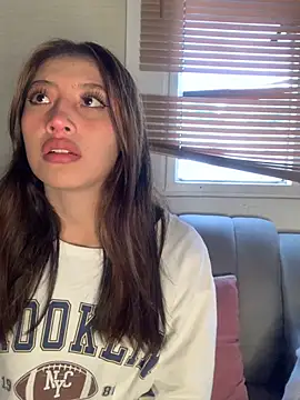 KloePink  online show from 12-04-25, 12:03