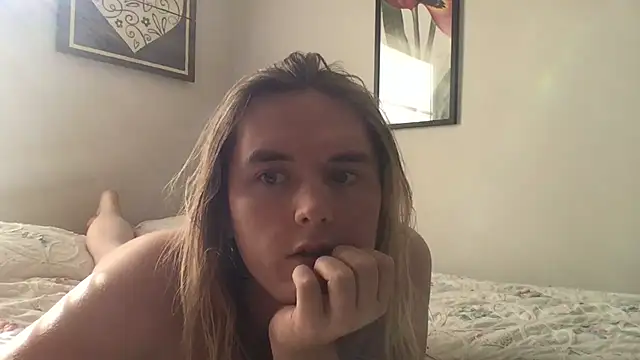 Elliebell online show from 11-12-25, 06:52