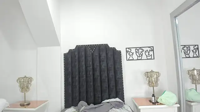 SkinnyGirl 28 online show from 02-10-26, 07:40