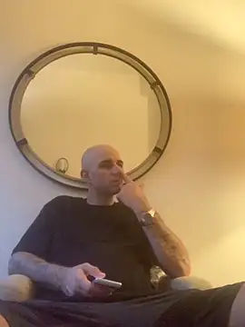 Hothotboyg online show from 11-26-25, 12:11