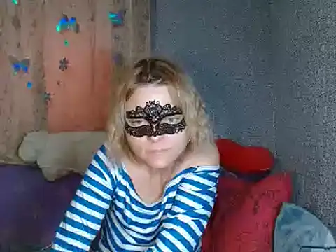 Snapshot of Miss_Nona chatting on 10-19-25, 11:55 Miss Nona online show from 10-19-25, 11:55