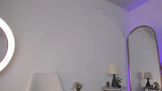 elzafuentes1 online show from 12-17-25, 08:37