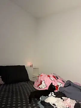 cupcakemia online show from 09-10-25, 05:02