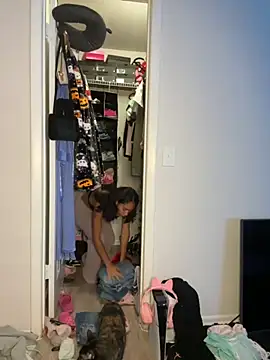 cupcakemia online show from 09-28-25, 04:34