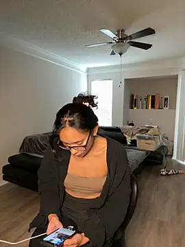 cupcakemia online show from 10-04-25, 07:01