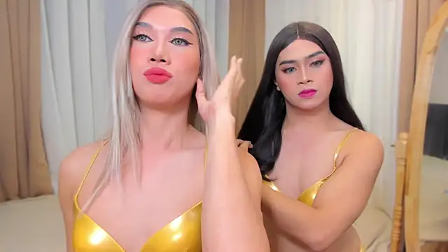 Snapshot of MaxCollins chatting on 12-14-25, 01:49 MaxCollins online show from 12-14-25, 01:49