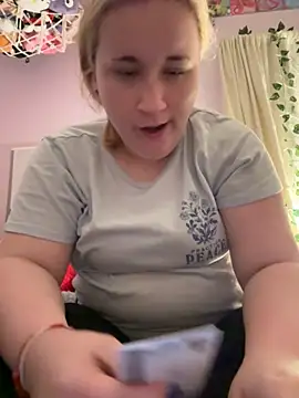 Snapshot of imawhorenslut19 chatting on 04-09-26, 03:06 imawhorenslut19 online show from 04-09-26, 03:06