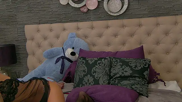 VannyFoxx online show from 10-25-25, 06:57