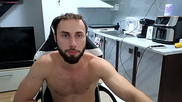 Snapshot of RyanStorm_ chatting on 07-12-26, 06:43 RyanStorm online show from 07-12-26, 06:43
