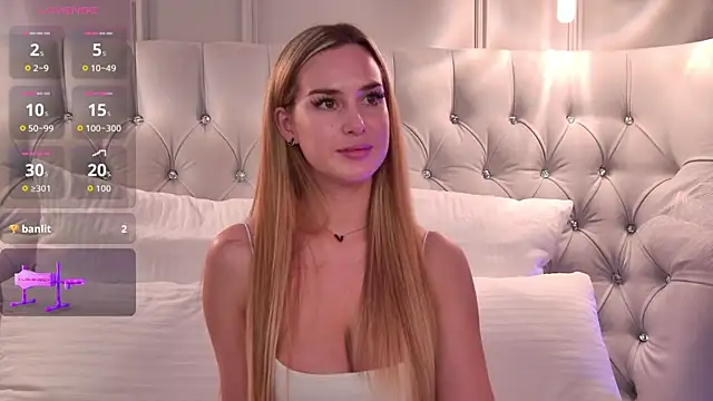 Snapshot of JaneBrock chatting on 09-22-25, 03:03 JaneBrock online show from 09-22-25, 03:03