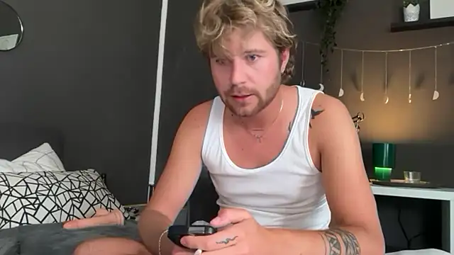 Snapshot of RioBlaze chatting on 07-19-26, 02:43 RioBlaze online show from 07-19-26, 02:43