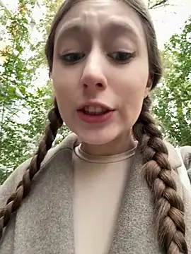 FroggyAnna online show from 10-10-25, 02:05