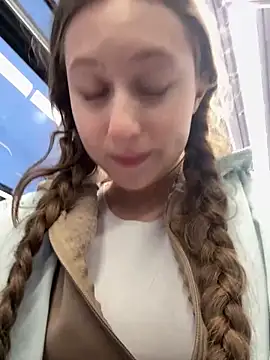 FroggyAnna online show from 04-15-26, 04:58