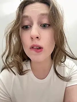 Snapshot of FroggyAnna chatting on 07-04-26, 06:36 FroggyAnna online show from 07-04-26, 06:36