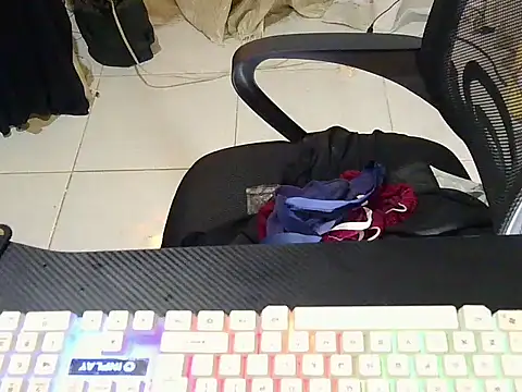 Snapshot of honeyLushess chatting on 12-02-25, 08:37 honeyLushess online show from 12-02-25, 08:37