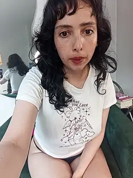 Snapshot of a_Malgosia_mako chatting on 10-27-25, 03:05 a Malgosia mako online show from 10-27-25, 03:05