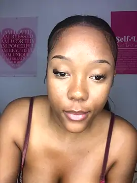 Snapshot of Sprinkle_Q chatting on 10-23-25, 09:35 Sprinkle Q online show from 10-23-25, 09:35