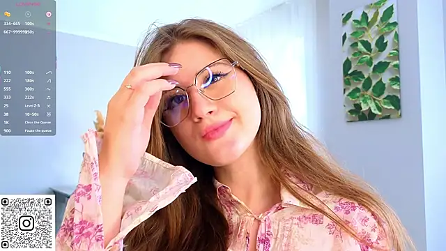 Snapshot of Orivienne chatting on 09-23-25, 06:38 Orivienne online show from 09-23-25, 06:38