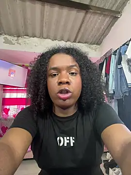 Snapshot of LicyEvans1 chatting on 02-10-26, 07:40 LicyEvans1 online show from 02-10-26, 07:40