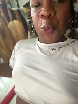 Snapshot of LicyEvans1 chatting on 02-12-26, 09:10 LicyEvans1 online show from 02-12-26, 09:10