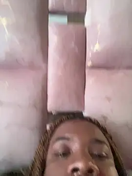 Snapshot of LicyEvans1 chatting on 03-10-26, 09:53 LicyEvans1 online show from 03-10-26, 09:53