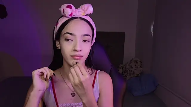 Snapshot of miIa_bratz chatting on 07-18-26, 10:02 miIa bratz online show from 07-18-26, 10:02