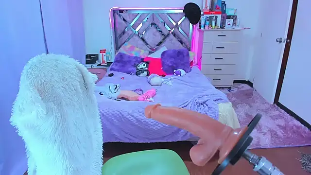 Luna Analya online show from 11-06-25, 12:33