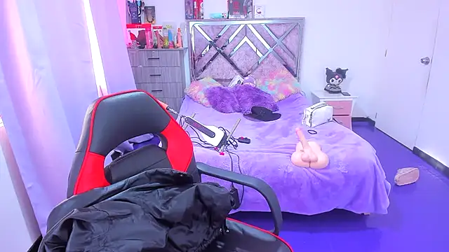 Luna Analya online show from 01-19-26, 01:15