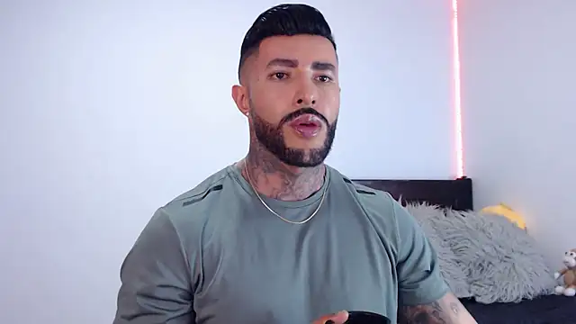 andrea de lucaa online show from 10-07-25, 03:47