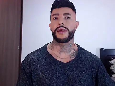 andrea de lucaa online show from 10-18-25, 04:26