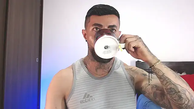 andrea de lucaa online show from 04-08-26, 04:01