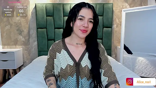 Snapshot of alice_rose5 chatting on 02-11-26, 02:49 alice rose5 online show from 02-11-26, 02:49