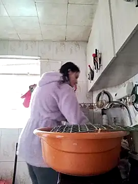 lindasyt online show from 12-18-25, 08:37