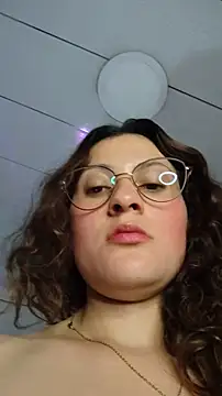 Snapshot of lindasyt chatting on 05-26-26, 09:49 lindasyt online show from 05-26-26, 09:49