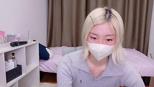 Nana  ch online show from 06-25-26, 04:22