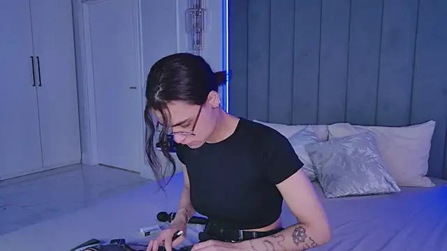 VioletAsh online show from 05-18-26, 04:29