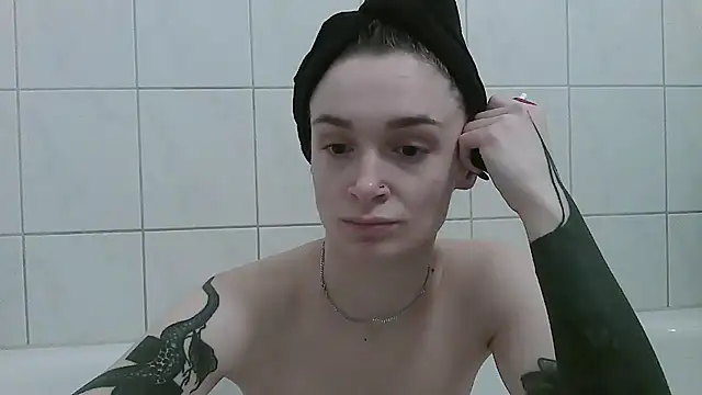   Leyla   online show from 11-14-25, 07:29