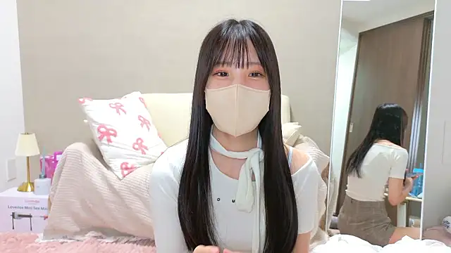 Snapshot of riri__nyan_o0 chatting on 05-30-26, 05:15 riri nyan o0 online show from 05-30-26, 05:15