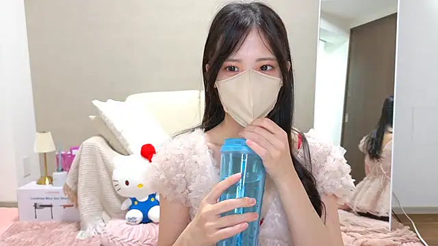 Snapshot of riri__nyan_o0 chatting on 06-05-26, 05:14 riri nyan o0 online show from 06-05-26, 05:14