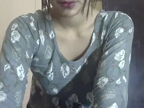 Snapshot of Nura7 chatting on 05-05-26, 02:14 Nura7 online show from 05-05-26, 02:14